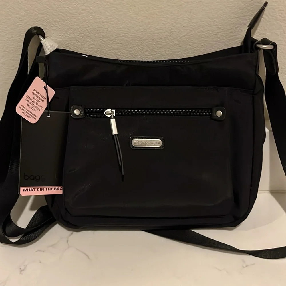NWT! BAGGALLINI BLACK CROSSBODY BAG